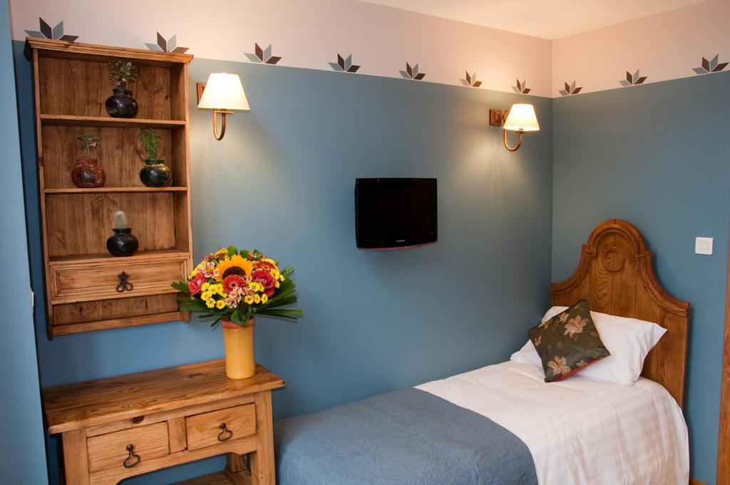 Les Jardins De L'Hacienda Bed and Breakfast Tarare Kamer foto