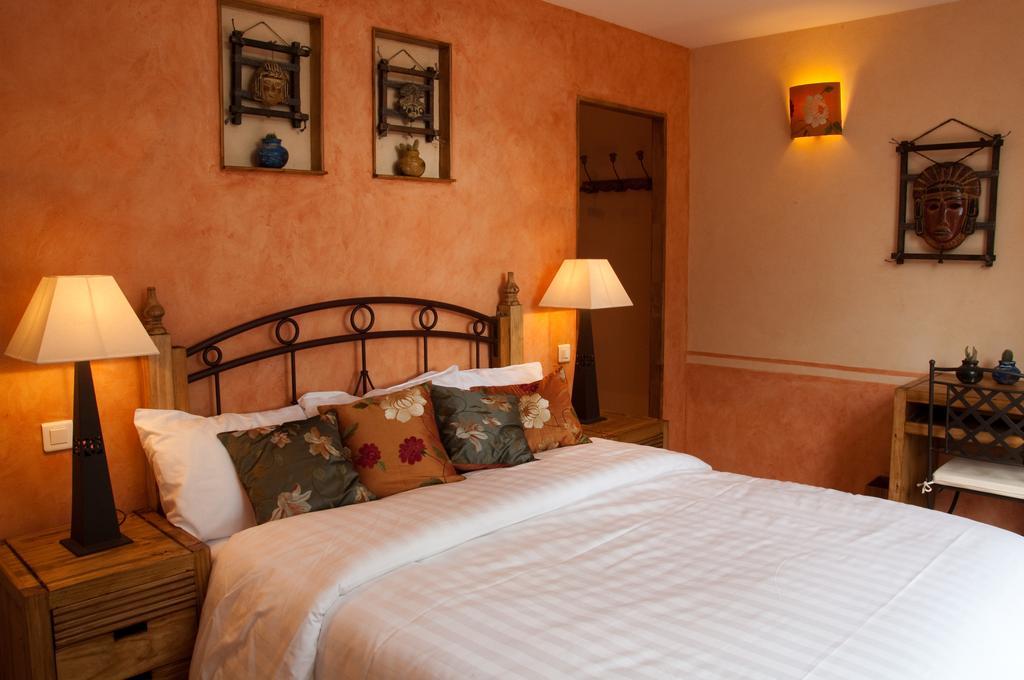 Les Jardins De L'Hacienda Bed and Breakfast Tarare Kamer foto